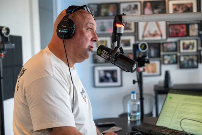 Richard Bordes presenting People Work Technology at New Business Radio.